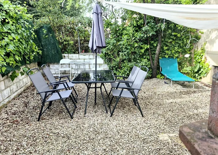 Cool Basement Studio In Hosts House With Private Terrace And Bbq