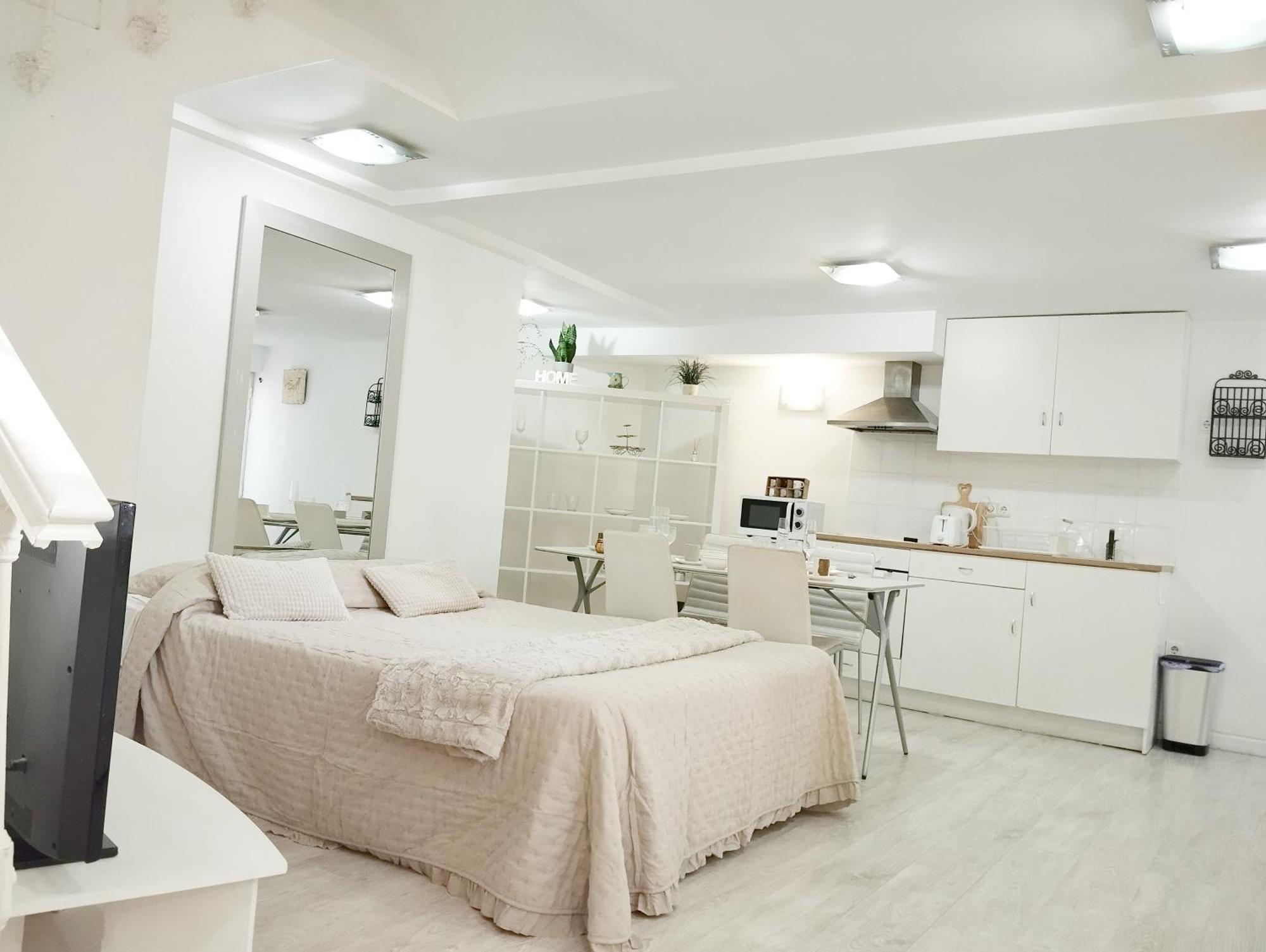 Cool Basement Studio In Hosts House With Private Terrace And Bbq *